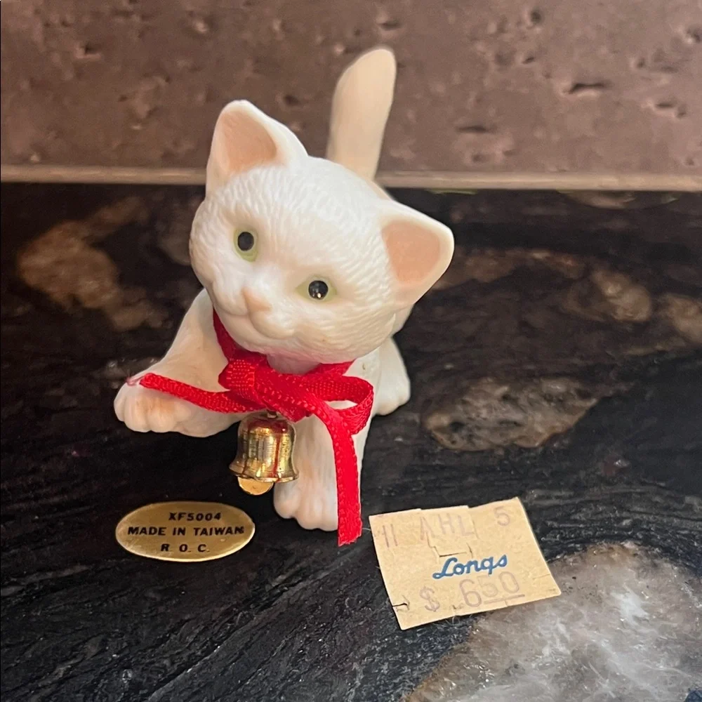 Vintage Long’s Drugs Porcelain White Cat Figurine with Red Bow and Bell